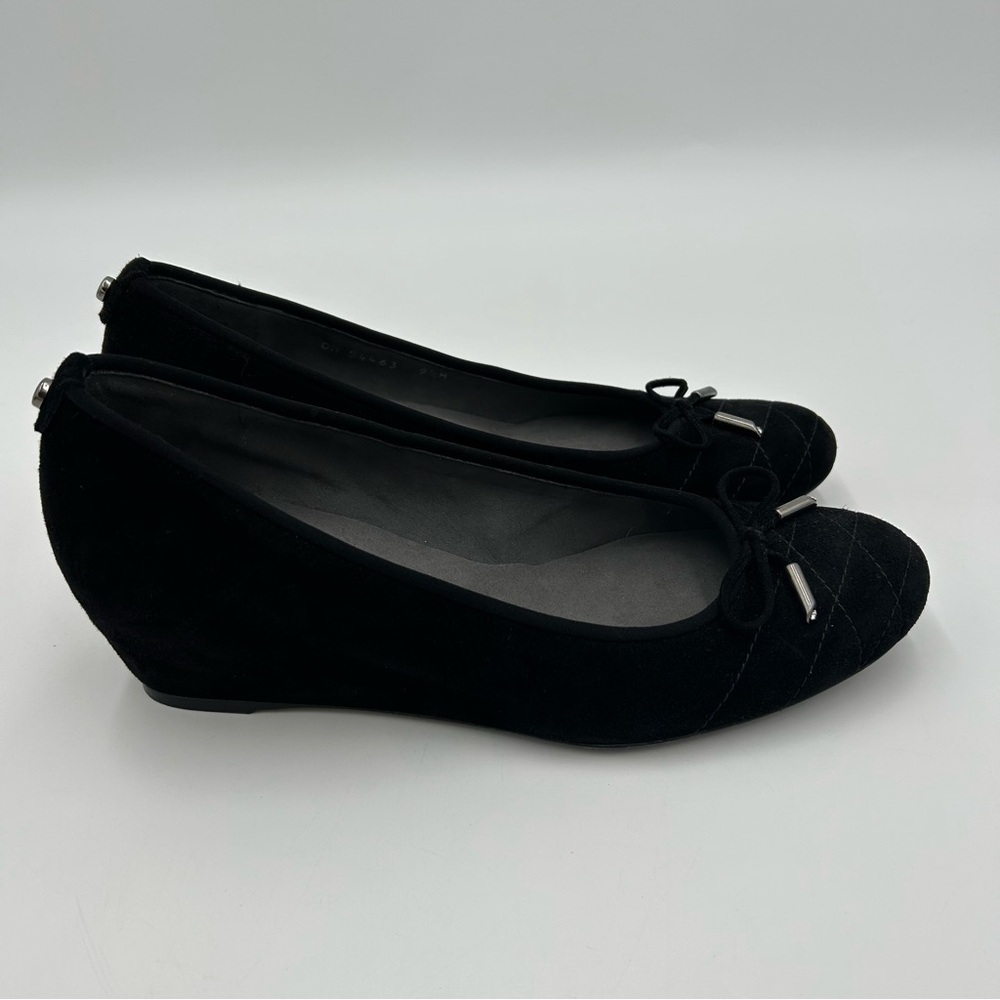 Stuart Weitzman Suede Quilted Bow Wedge Heels Size 9.5M Black Career Comfort